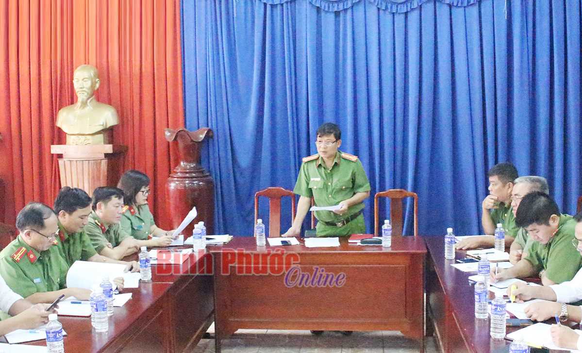 Công an tỉnh kiểm tra công tác chuyển hóa địa bàn tại Long Hà