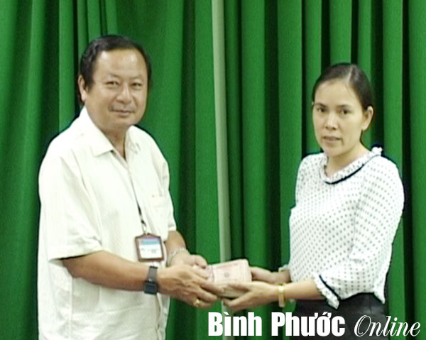 Phường Long Thủy: Trao hơn 42,7 triệu đồng hướng về biển đông Phường Long Thủy: Trao hơn 42,7 triệu đồng hướng về biển đông