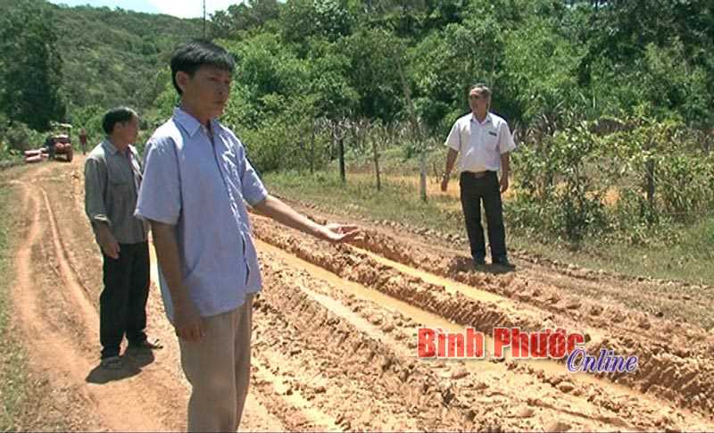 Người dân Đăng Hà khổ vì đường xuống cấp nặng Người dân Đăng Hà khổ vì đường xuống cấp nặng