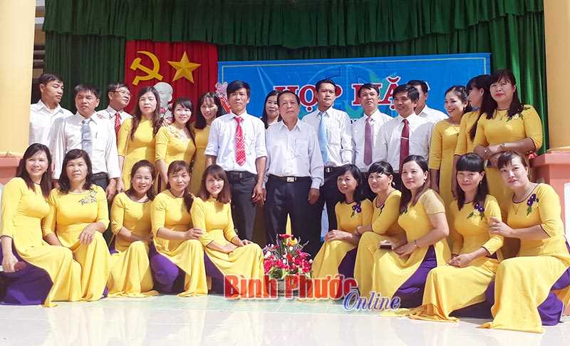 Gây quỹ khuyến học ủng hộ giáo viên, học sinh Đăng Hà Gây quỹ khuyến học ủng hộ giáo viên, học sinh Đăng Hà