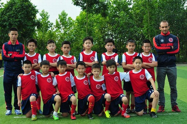 Đội bóng đá nhí Việt Nam được mời sang Pháp thi đấu
