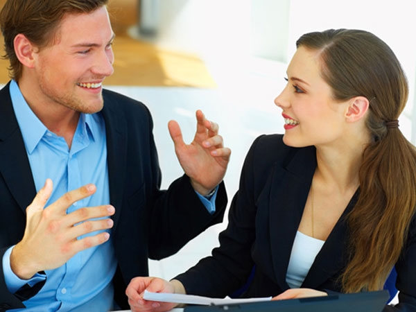 Bí quyết để được yêu mến nơi công sở cho các chàng