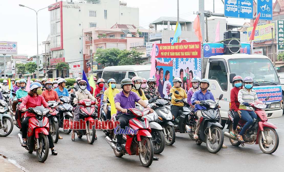 Đồng Xoài ra quân thực hiện chiến dịch dân số - KHHGĐ Đồng Xoài ra quân thực hiện chiến dịch dân số - KHHGĐ