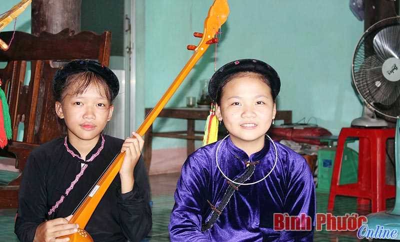 Đàn tính, hát then được gìn giữ, phát huy tại Bình Phước