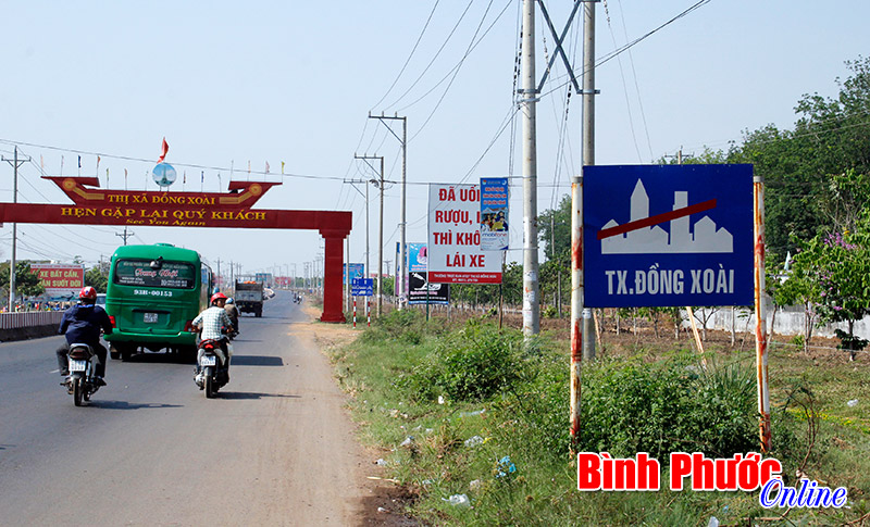 Đặt pa-nô cũng cần có chuẩn mực Đặt pa-nô cũng cần có chuẩn mực