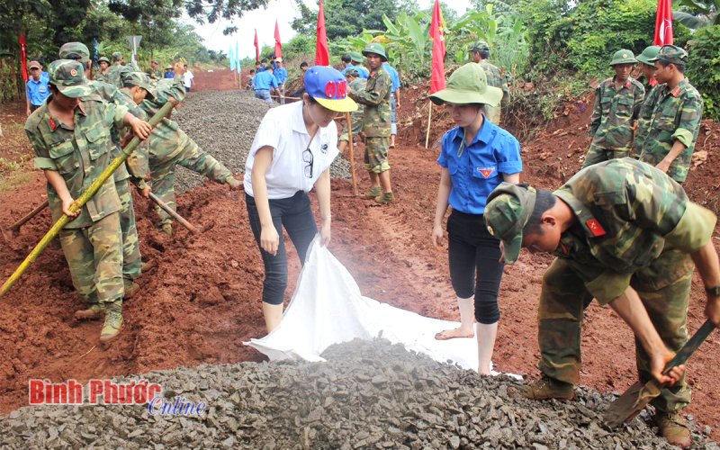 Đẩy mạnh công tác dân vận trong tình hình mới Đẩy mạnh công tác dân vận trong tình hình mới