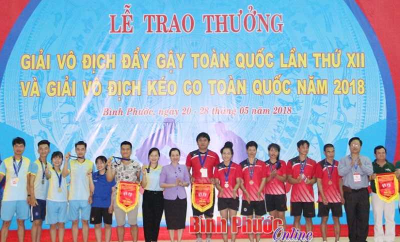 Bế mạc giải vô địch đẩy gậy, kéo co toàn quốc năm 2018