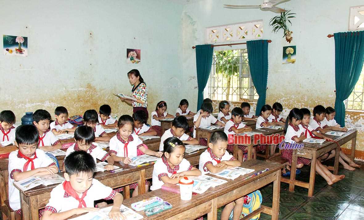 Phú Riềng tập trung xây dựng trường chuẩn quốc gia Phú Riềng tập trung xây dựng trường chuẩn quốc gia