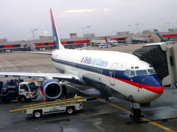 Máy bay Boeing 737 hạ cánh khẩn vì bị dọa đánh bom Máy bay Boeing 737 hạ cánh khẩn vì bị dọa đánh bom