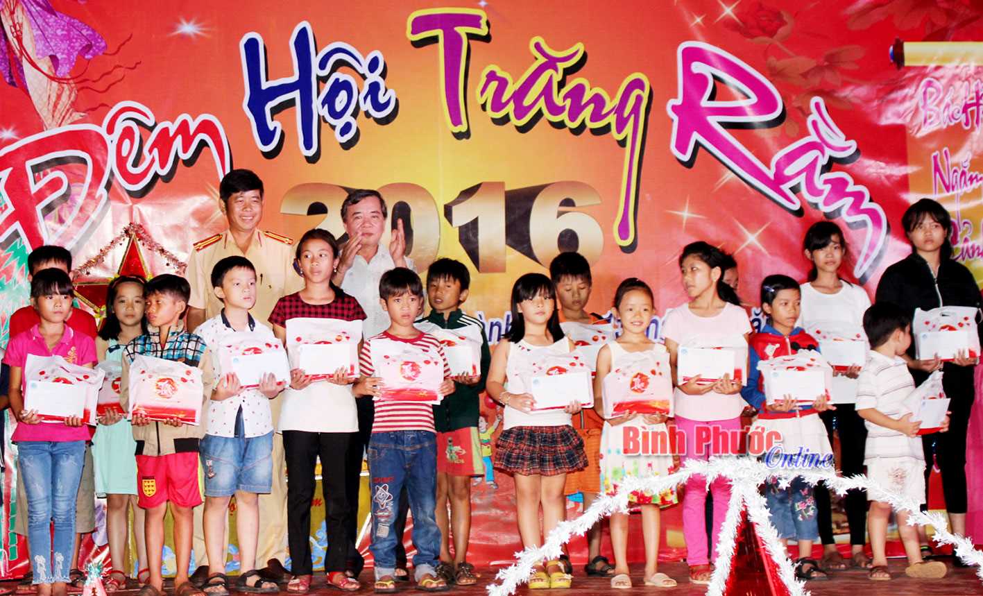 Đêm hội trăng rằm 2018 được tổ chức tại Phước Long Đêm hội trăng rằm 2018 được tổ chức tại Phước Long