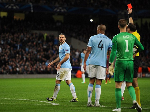 'Trọng tài đúng khi đuổi Demichelis, cho Barca hưởng phạt đền'