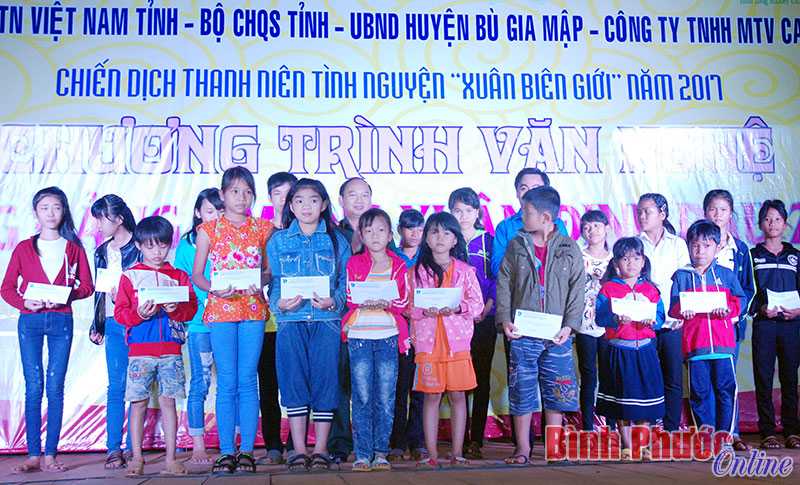 Đêm văn nghệ ấm áp tình xuân