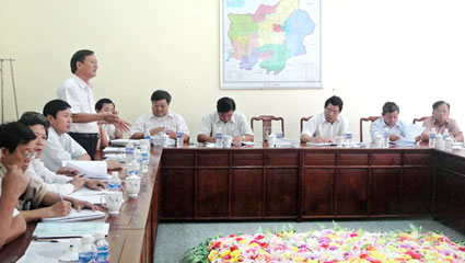Đến 2015, 95% chất thải nguy hại và 100% chất thải y tế được thu gom Đến 2015, 95% chất thải nguy hại và 100% chất thải y tế được thu gom