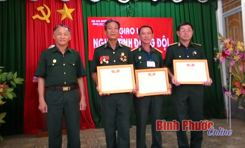Vinh danh Đoàn cựu chiến binh tình nguyện Bù Đăng Vinh danh Đoàn cựu chiến binh tình nguyện Bù Đăng