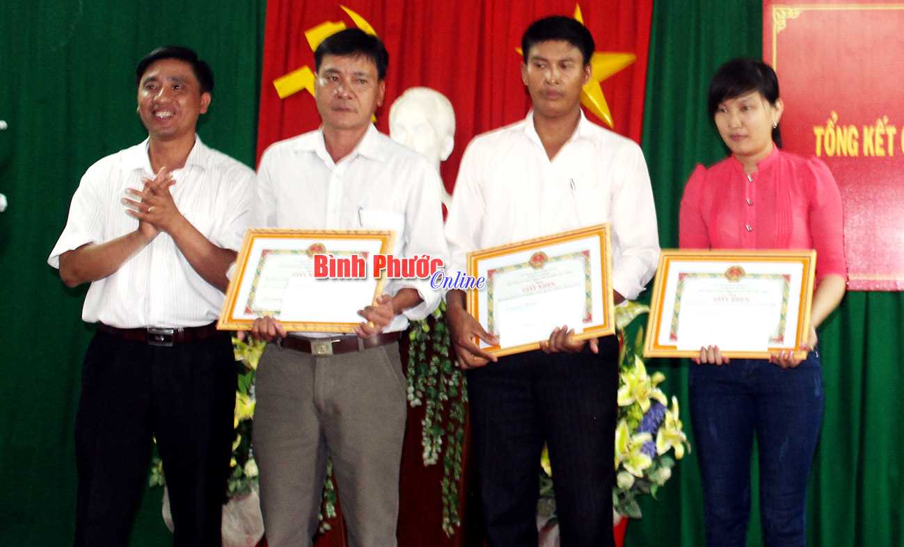 Tiêu chí giao thông, trường học, cơ sở văn hóa khó đạt