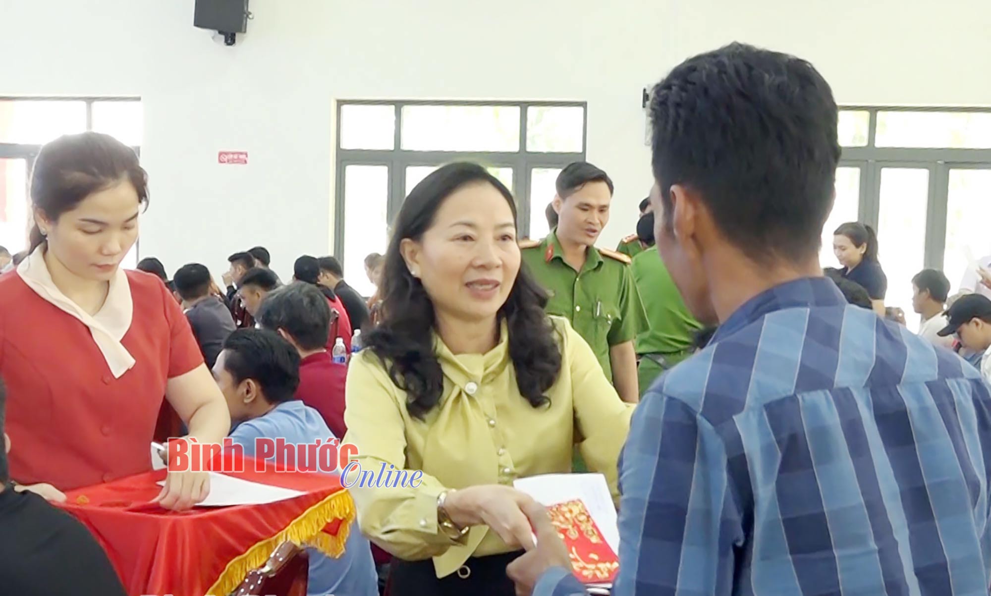 Đi về phía mặt trời