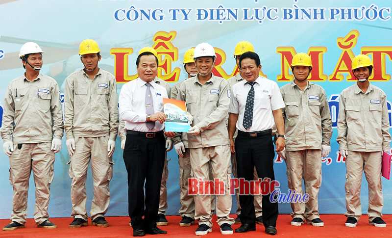 Công ty Điện lực Bình Phước ra mắt Đội sửa chữa “nóng” lưới điện Công ty Điện lực Bình Phước ra mắt Đội sửa chữa “nóng” lưới điện