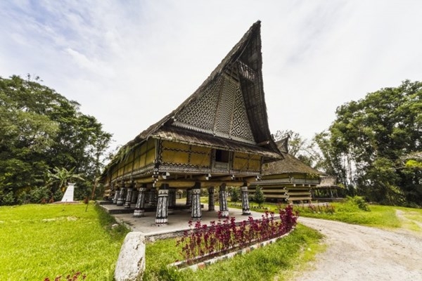 dinhnuilua1.jpg