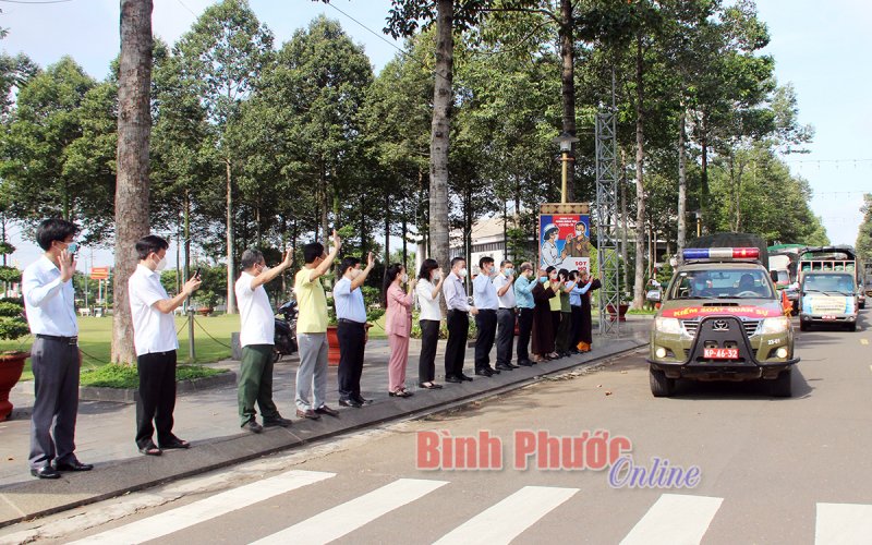 Đoàn kết, đồng lòng = chiến thắng đại dịch!