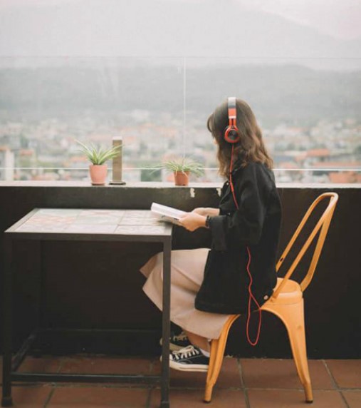 Đời còn dài, mình còn trẻ Đời còn dài, mình còn trẻ