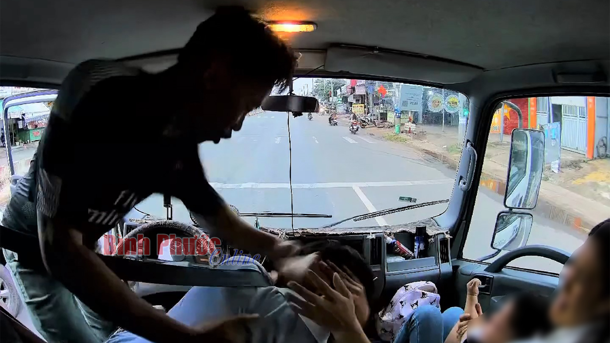 Bình Phước: Đã tìm được đối tượng đánh tài xế xe tải Bình Phước: Đã tìm được đối tượng đánh tài xế xe tải