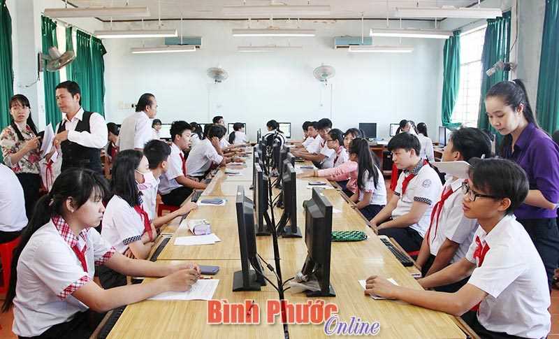 Vận động, tiếp nhận, quản lý và sử dụng tài trợ ở cơ sở giáo dục