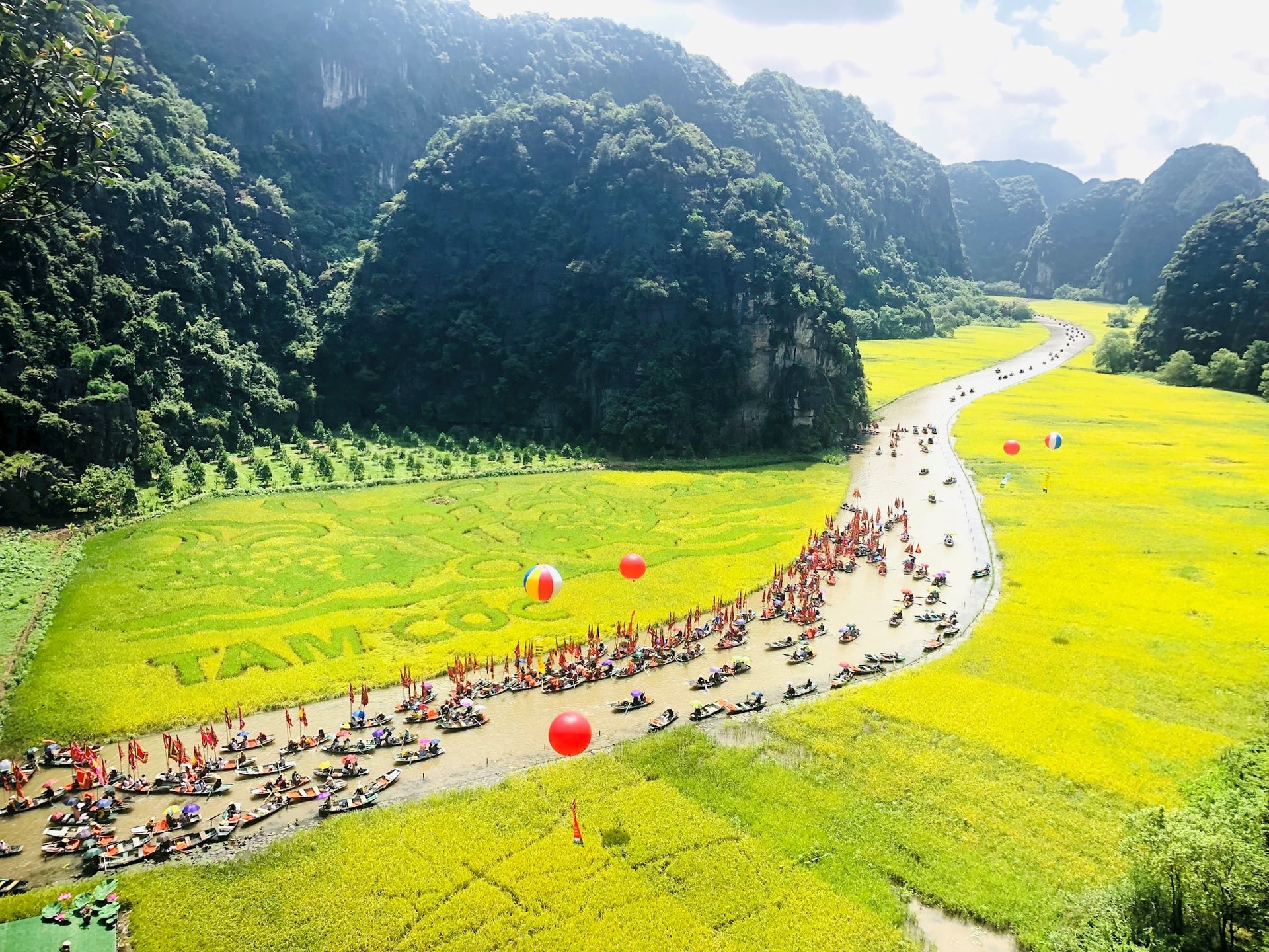 "Đòn bẩy" để du lịch Ninh Bình cất cánh