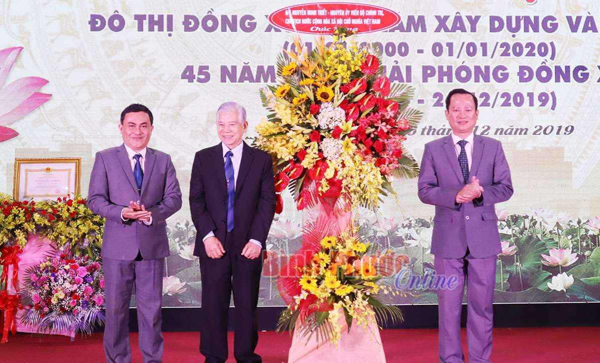 Thành phố Đồng Xoài đón nhận Huân chương Lao động hạng Nhất