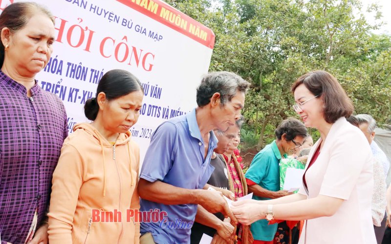 Đồng bào dân tộc thiểu số một lòng tin Đảng Đồng bào dân tộc thiểu số một lòng tin Đảng