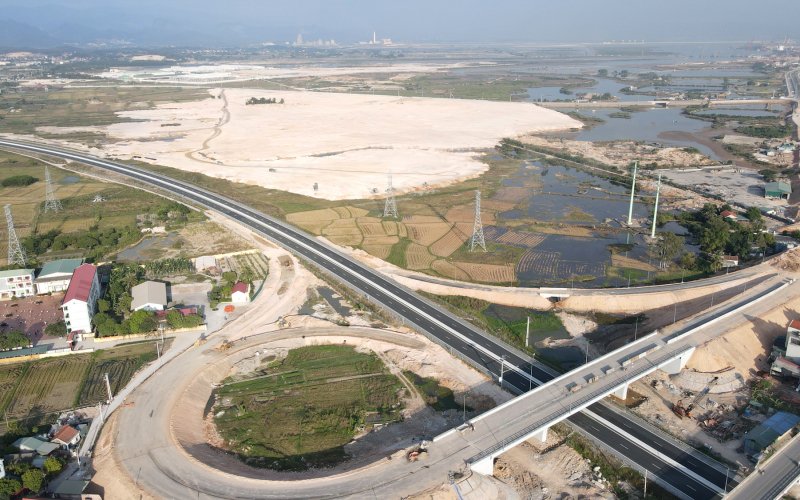 Động lực tăng trưởng từ KCN, KKT Động lực tăng trưởng từ KCN, KKT