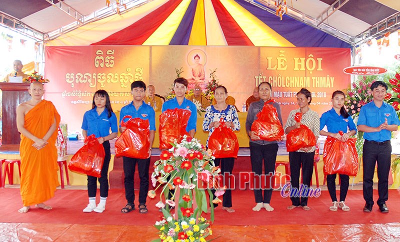 Đồng bào Khơme ở Đồng Xoài đón tết Chôl Chnăm Thmây