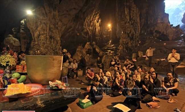 Lễ hội chùa Hương 2018: ‘Không để tái diễn hình ảnh phản cảm'