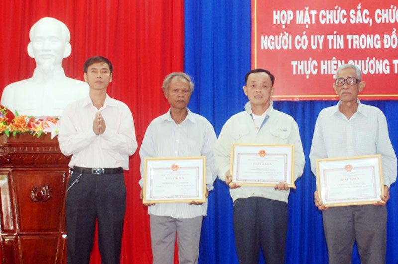 Đồng Phú còn 374 hộ nghèo là đồng bào dân tộc thiểu số Đồng Phú còn 374 hộ nghèo là đồng bào dân tộc thiểu số