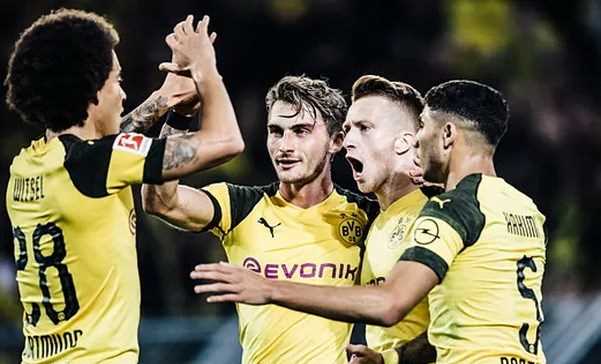Dortmund 'phả hơi nóng' vào Bayern sau chiến thắng hủy diệt