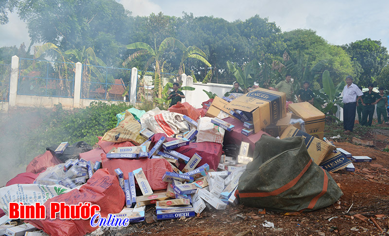Tiêu hủy hơn 65 ngàn bao thuốc lá nhập lậu Tiêu hủy hơn 65 ngàn bao thuốc lá nhập lậu