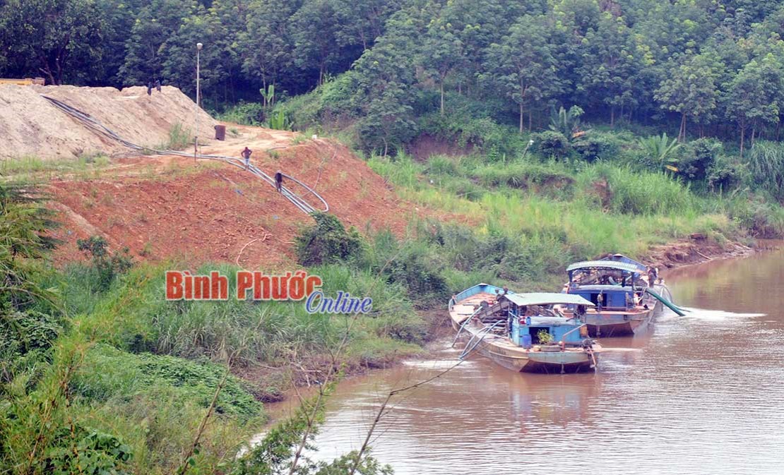 Mạnh tay xử lý “cát tặc” trên sông Đồng Nai Mạnh tay xử lý “cát tặc” trên sông Đồng Nai