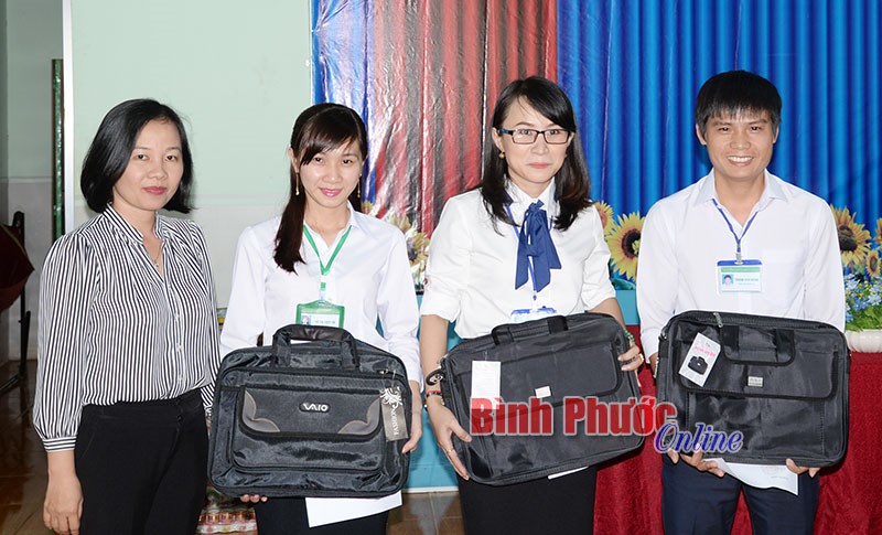 Bình Long có thêm 1 công đoàn cơ sở ngoài quốc doanh Bình Long có thêm 1 công đoàn cơ sở ngoài quốc doanh