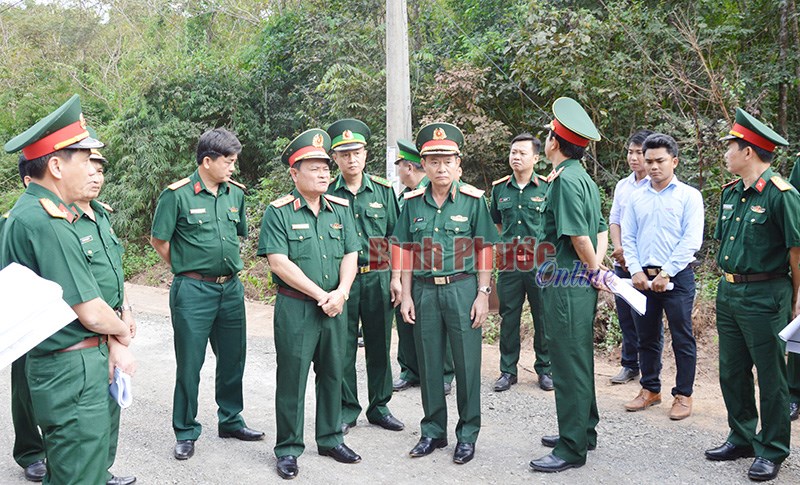 Bộ Tổng tham mưu kiểm tra tiến độ thi công đường biên giới Bộ Tổng tham mưu kiểm tra tiến độ thi công đường biên giới