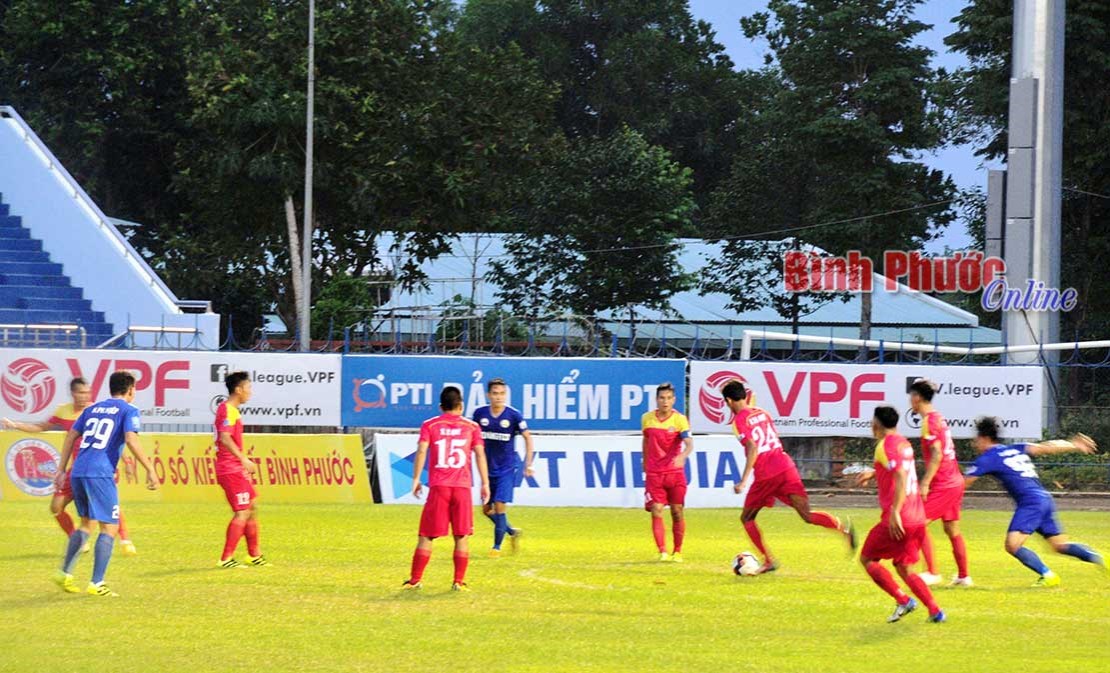 Bình Phước đè bẹp hàng xóm Tây Ninh 4-1, xây chắc ngôi đầu