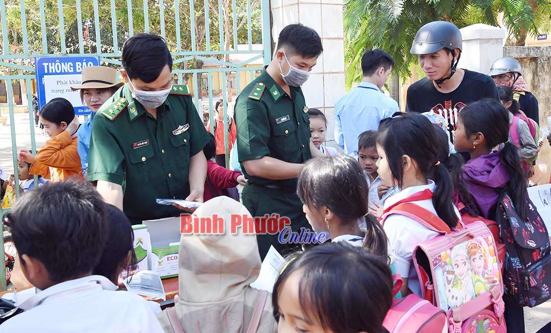 Cửa khẩu quốc tế Hoa Lư Chủ động phòng, chống dịch do virus corona Cửa khẩu quốc tế Hoa Lư Chủ động phòng, chống dịch do virus corona
