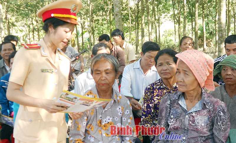 Hội Luật gia tỉnh tư vấn pháp luật cho người dân Hội Luật gia tỉnh tư vấn pháp luật cho người dân