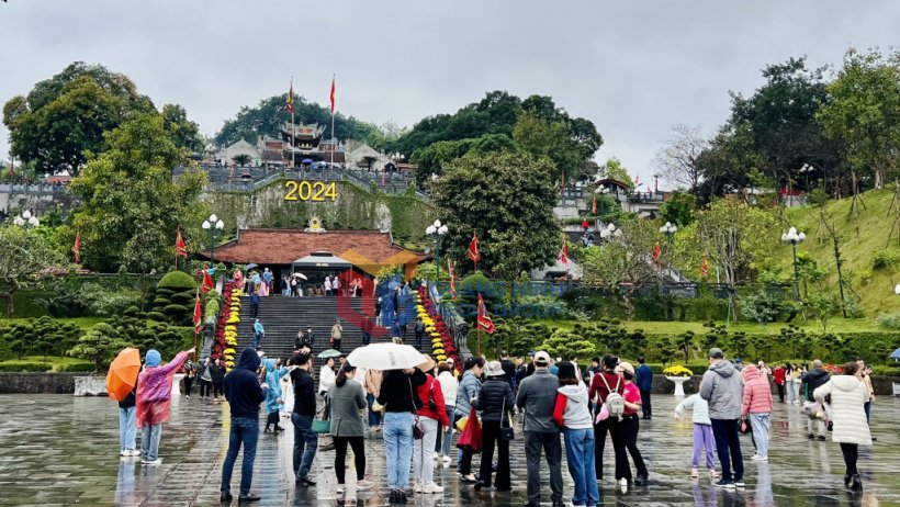 Du lịch tâm linh hút khách đầu năm Du lịch tâm linh hút khách đầu năm