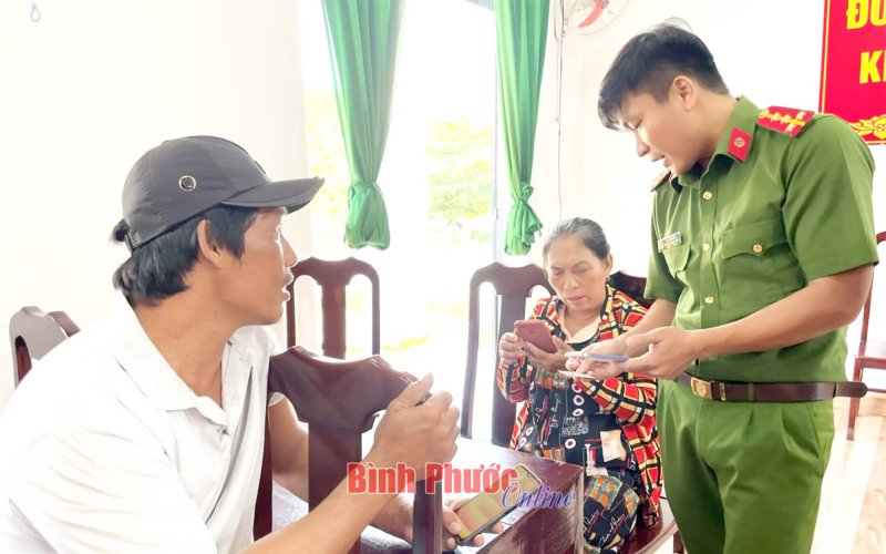 Đưa người dân lên môi trường số
