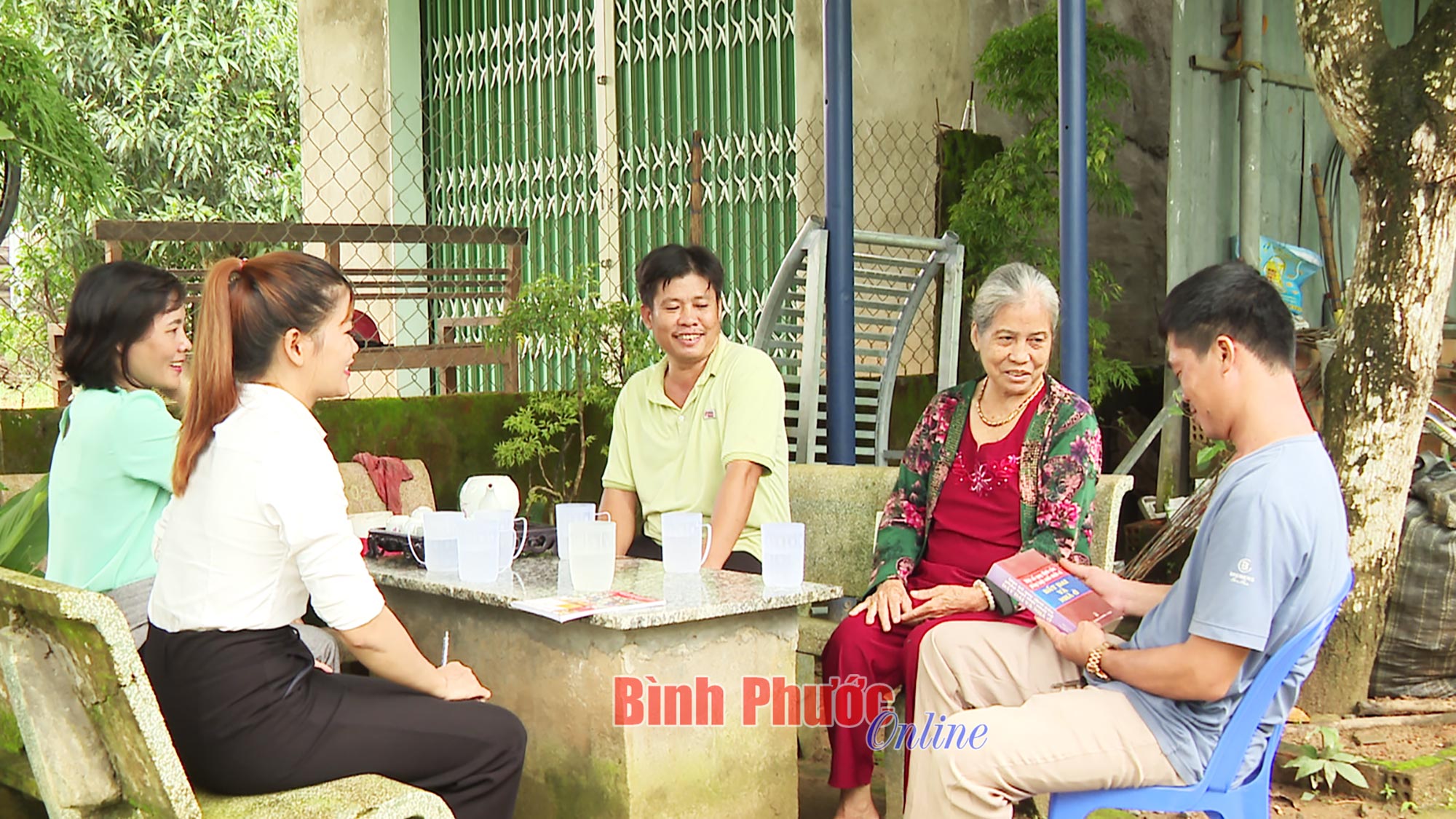 Đưa pháp luật đến gần hơn với người dân Đưa pháp luật đến gần hơn với người dân