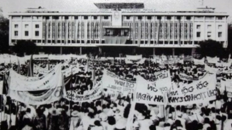 Đường tới thống nhất, đích đến vinh quang! Đường tới thống nhất, đích đến vinh quang!