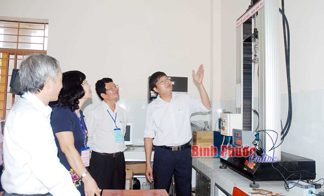 Đẩy mạnh hoạt động khoa học công nghệ và đổi mới sáng tạo Đẩy mạnh hoạt động khoa học công nghệ và đổi mới sáng tạo