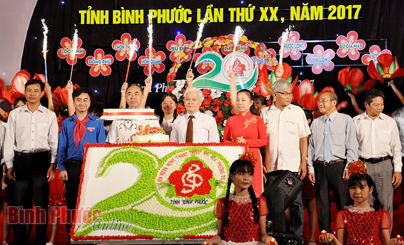 Ấn tượng liên hoan nghệ thuật thiếu nhi “Hoa phượng đỏ” năm 2017