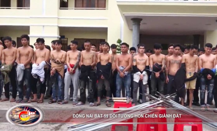 Bản tin 100 độ ngày 30-9: Bắt 59 đối tượng hỗn chiến giành đất tại Đồng Nai Bản tin 100 độ ngày 30-9: Bắt 59 đối tượng hỗn chiến giành đất tại Đồng Nai