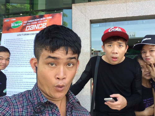 Công ty chuyên vỗ tay thuê