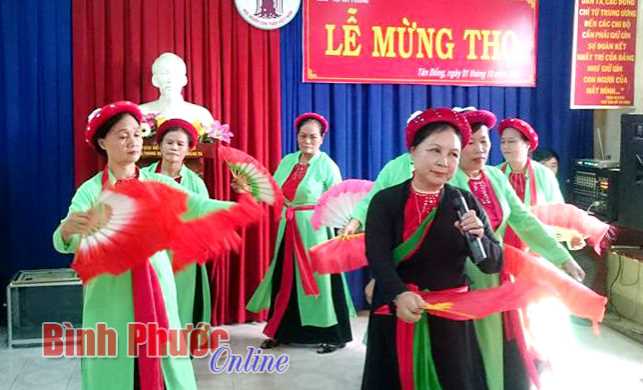 Sân chơi vui, khỏe của người cao tuổi Tân Đồng Sân chơi vui, khỏe của người cao tuổi Tân Đồng
